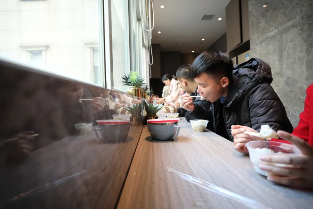 冬至丨溫暖如約而至，平安順?biāo)欤?>
        							</a>
        						</div>
        						
        						<div   id=